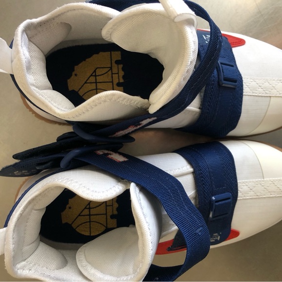Nike LeBron Soldier 13 LA Shoes White Blue CU4133-124 Youth Sz 4Y - Picture 6 of 8